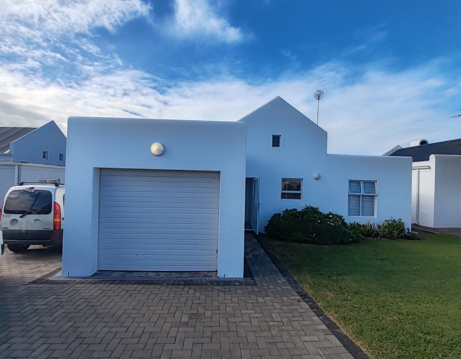 3 Bedroom Property for Sale in Laguna Hills Western Cape